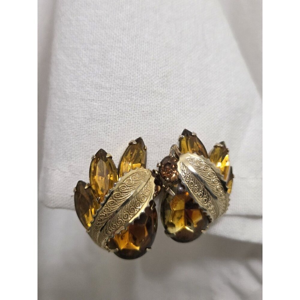 Vtg Brown Marquise plastic Rhinestone Clip On Earrings Gold Tone Prong Set Leaf